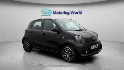 Black Used 2020 Smart ForFour Electric Drive Prime Exclusive Hatchback | £7,100 (Fair price)