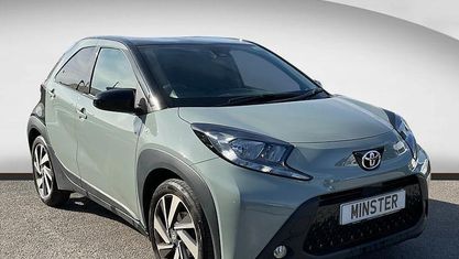 Used Toyota Aygo X 72 HP (52 kW) 2025 Green SUV
