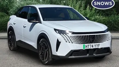 Used Peugeot e-3008 Allure 156 kW (213 HP) 2025 White SUV