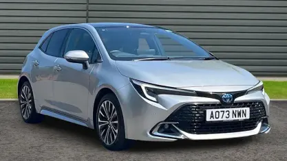Used Toyota Corolla Design 140 HP (102 kW) 2023 Silver Hatchback
