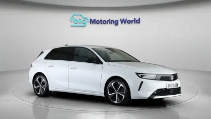 Used Vauxhall Astra S 131 HP (96 kW) 2024 White Hatchback