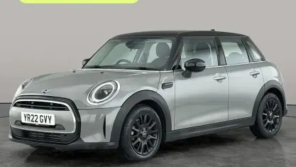 Używany Mini Cooper Classic 136 KM (100 kW) 2022 Hatchback