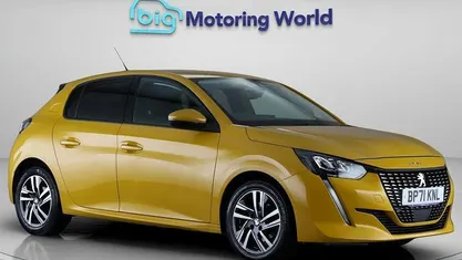 Used Peugeot 208 Allure Premium 102 HP (75 kW) 2022 Yellow Hatchback