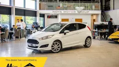 White Used 2015 Ford Fiesta Zetec Hatchback | £4,399 (Fair price)