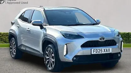 Used Toyota Yaris Cross Design 116 HP (85 kW) 2025 Silver SUV