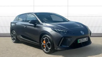 Begagnad MG MG4 EV 319 kW (435 HK) 2025 Halvkombi
