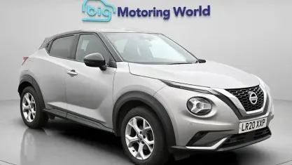 Usado Nissan Juke N-Connecta 117 HP (86 kW) 2020 Prateado SUV