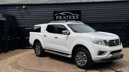 Used Nissan Navara Tekna 190 HP (139 kW) 2016 White Pickup