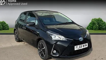 Used Toyota Yaris Hybrid Design 101 HP (74 kW) 2018 Hatchback