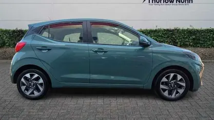 Used Hyundai i10 Advanced 63 HP (46 kW) 2025 Green Hatchback