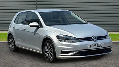 Used VW Golf VII SE 131 HP (96 kW) 2018 Silver Hatchback