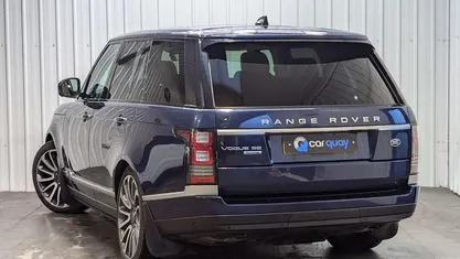 Used 2017 Land Rover Range Rover Vogue SE SUV | £21,995 (Fair price)
