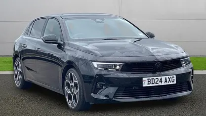 Used Vauxhall Astra Ultimate 131 HP (96 kW) 2024 Black Hatchback