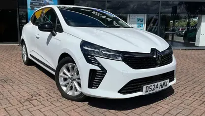 Used Renault Clio Evolution 90 HP (66 kW) 2025 Hatchback