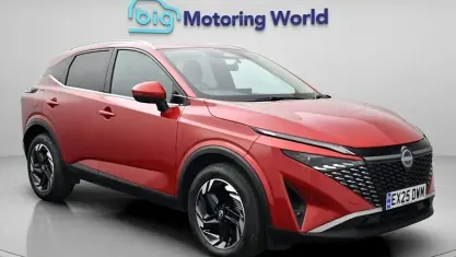 Used Nissan Qashqai N-Connecta 140 HP (102 kW) 2025 Red SUV