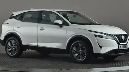 Używany Nissan Qashqai Acenta Premium 158 KM (116 kW) 2023 Biały SUV