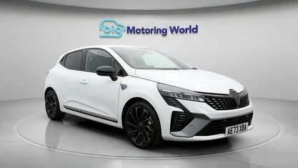 Used Renault Clio V Esprit Alpine 143 HP (105 kW) 2024 White Hatchback