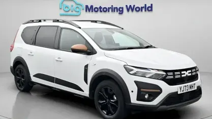 Used Dacia Jogger Extreme 141 HP (103 kW) 2024 White MPV
