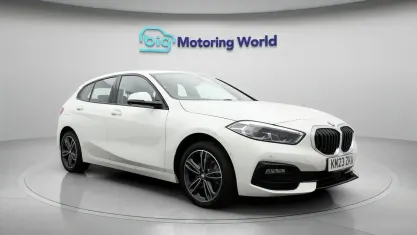 Used BMW 118 Sport Line 136 HP (100 kW) 2023 White Hatchback