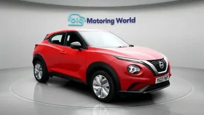 Używany Nissan Juke Acenta 114 KM (83 kW) 2022 Czerwony SUV