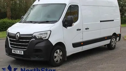 Used Renault Master Business 135 HP (99 kW) 2023 White MPV