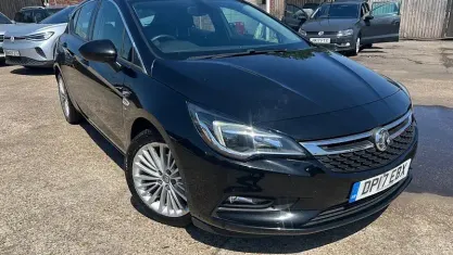 Used Vauxhall Astra Elite 110 HP (80 kW) 2017 Black Hatchback