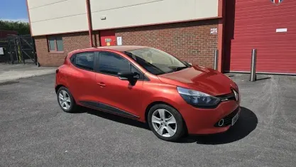Begagnad Renault Clio IV Expression+ 73 HK (53 kW) 2015 Halvkombi