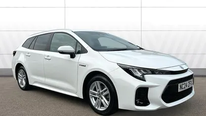 Used Suzuki Swace 140 HP (102 kW) 2024 White Estate