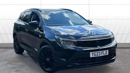 Usado Vauxhall Grandland X 131 HP (96 kW) 2023 Preto SUV