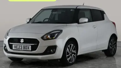 Begagnad Suzuki Swift SZ5 83 HK (61 kW) 2023 Vit Halvkombi