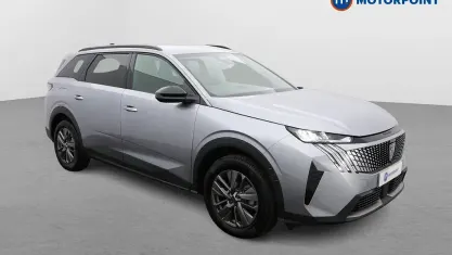 Usado Peugeot 5008 Allure 145 HP (106 kW) 2025 Cinzento SUV