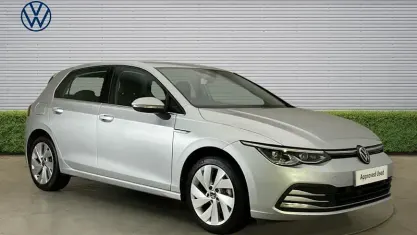 Used VW Golf VIII Style 150 HP (110 kW) 2022 Silver Hatchback