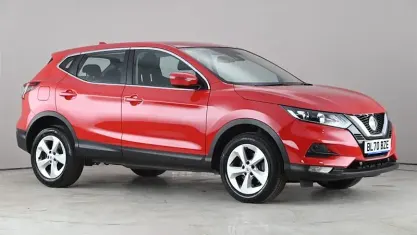 Usado Nissan Qashqai Acenta Premium 140 HP (102 kW) 2020 Vermelho SUV
