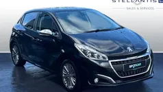 Used 2018 Peugeot 208 Signature Sky Hatchback | £7,620 (Fair price)