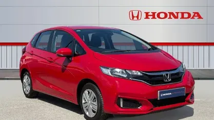 Used Honda Jazz S 102 HP (75 kW) 2019 Red Hatchback