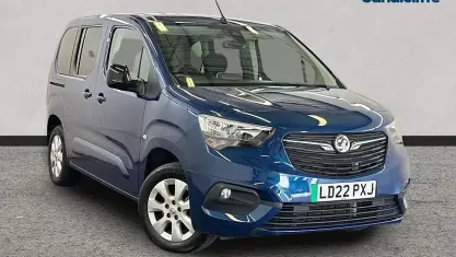 Used Vauxhall Combo 100 kW (136 HP) 2022 Blue MPV
