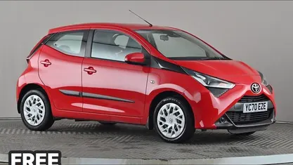 Used Toyota Aygo X-play 72 HP (52 kW) 2020 Hatchback