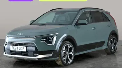 Usado Kia Niro 141 HP (103 kW) 2023 Verde SUV