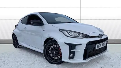 Used Toyota Yaris 261 HP (191 kW) 2021 White Hatchback