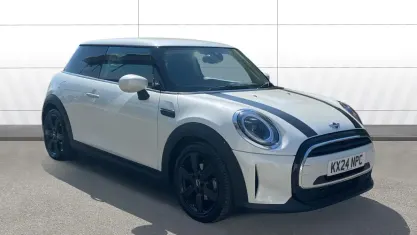 Używany Mini Cooper Classic 136 KM (100 kW) 2023 Biały Hatchback