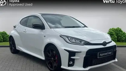 Used Toyota Yaris 261 HP (191 kW) 2021 White Hatchback