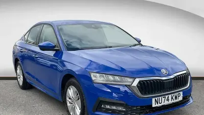 Begagnad Skoda Octavia SE 110 HK (80 kW) 2023 Blå Halvkombi