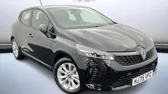 New 2025 Renault Clio V Evolution Hatchback | £18,399 (Fair price)