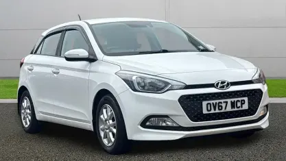 Used Hyundai i20 SE 84 HP (61 kW) 2017 White Hatchback