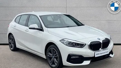 Used BMW 118 Sport Line 136 HP (100 kW) 2023 White Hatchback