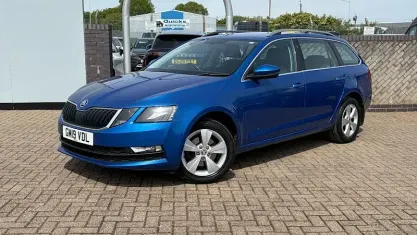 Używany Skoda Octavia SE Technology 116 KM (85 kW) 2019 Niebieski Kombi