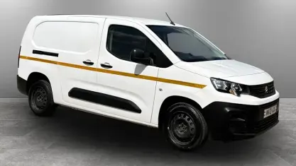 Used Peugeot Partner 102 HP (75 kW) 2021 White MPV