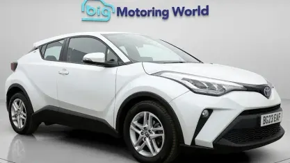 Used Toyota C-HR 122 HP (89 kW) 2023 White SUV