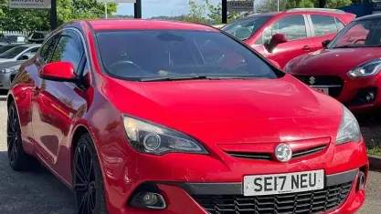 Used Vauxhall Astra GTC Edition 140 HP (102 kW) 2017 Red Coupe