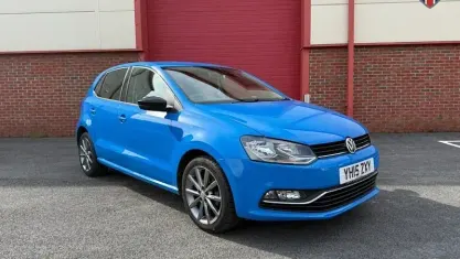 Begagnad VW Polo Design 90 HK (66 kW) 2015 Blå Halvkombi